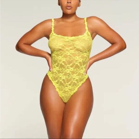 SKIMS NEW 4X Yellow Highlighter Stretch Lace Bodysuit‎ - Picture 1 of 8